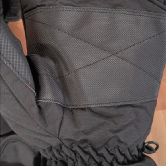 Black Heated Gloves - Picture 3 of 6